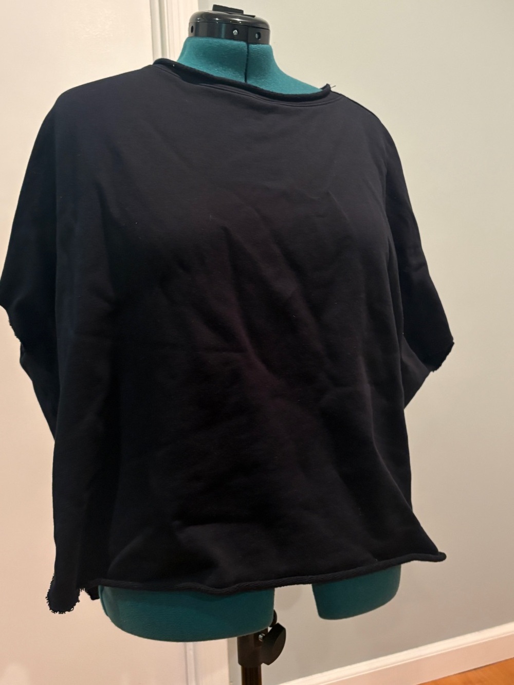Frank & Eileen Black Oversized Short-Sleeve Sweatshirt